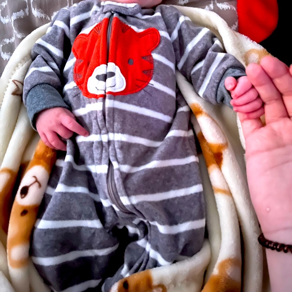 Baby’s onsie Carter’s brand
Smoke free, pet free home
Only worn once